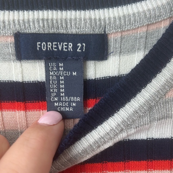 Forever 21 top size medium used - Picture 3 of 4
